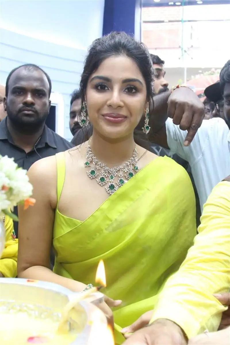 Telugu Actress Samyuktha Menon in Lemon Green Saree